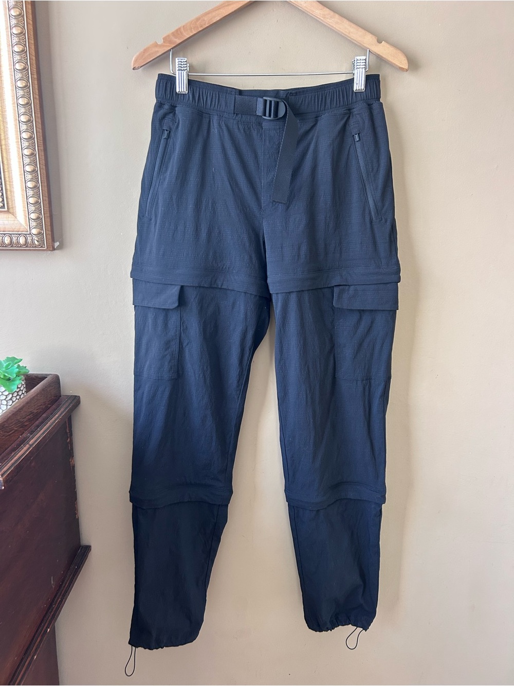 Athleta 3 in 1 Black Belted Trekkie Convertible Hike Pants Size 6 - Picture 2 of 16